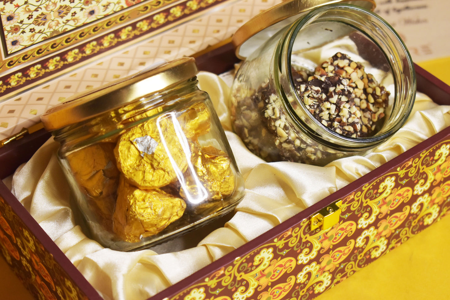 Festive Treasure Premium Brown Box OFH015