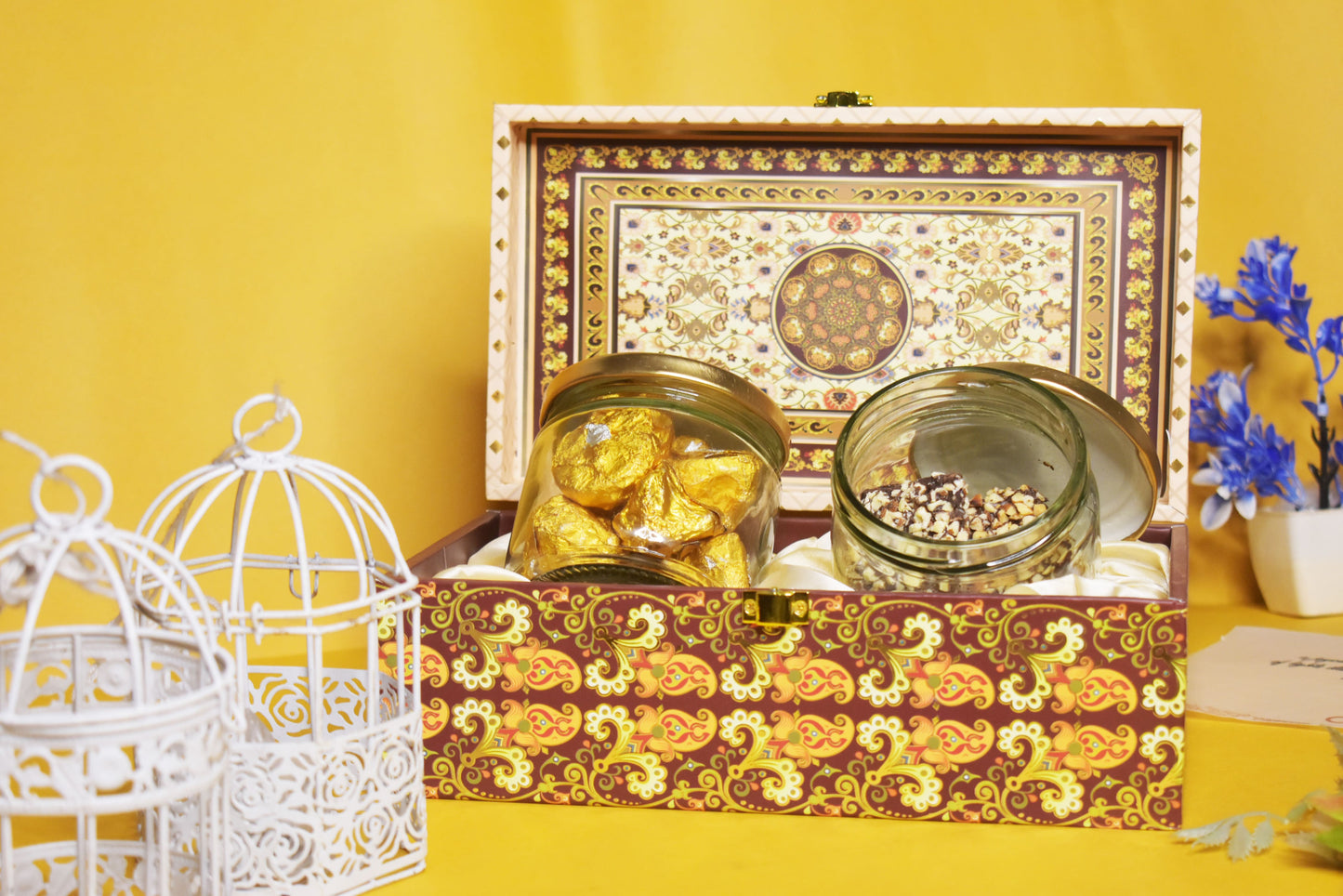 Festive Treasure Premium Brown Box OFH015