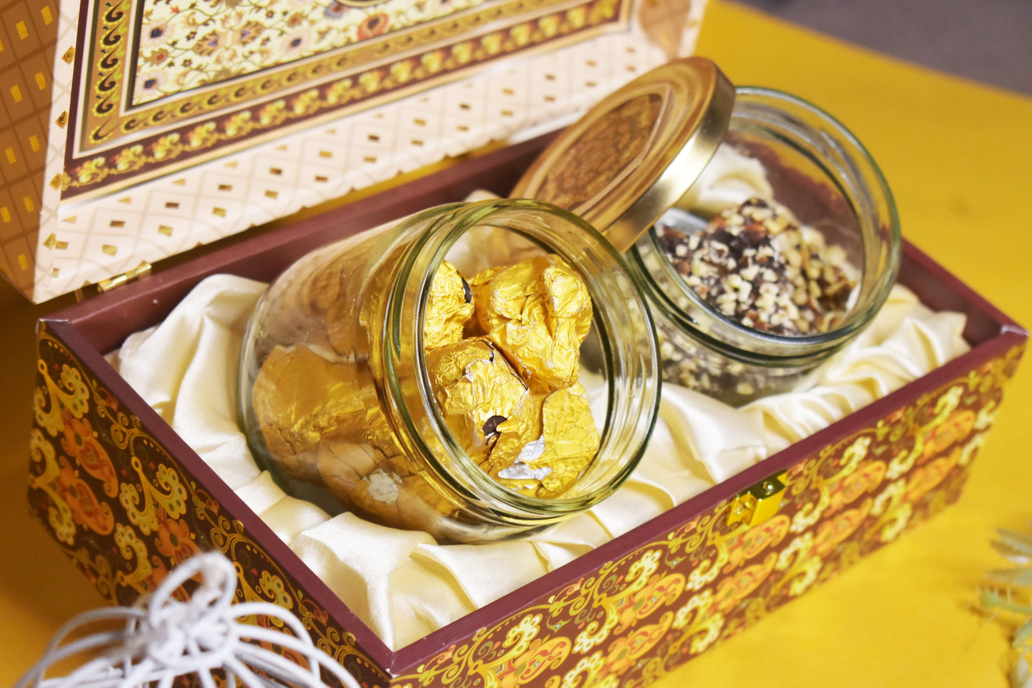 Festive Treasure Premium Brown Box OFH015